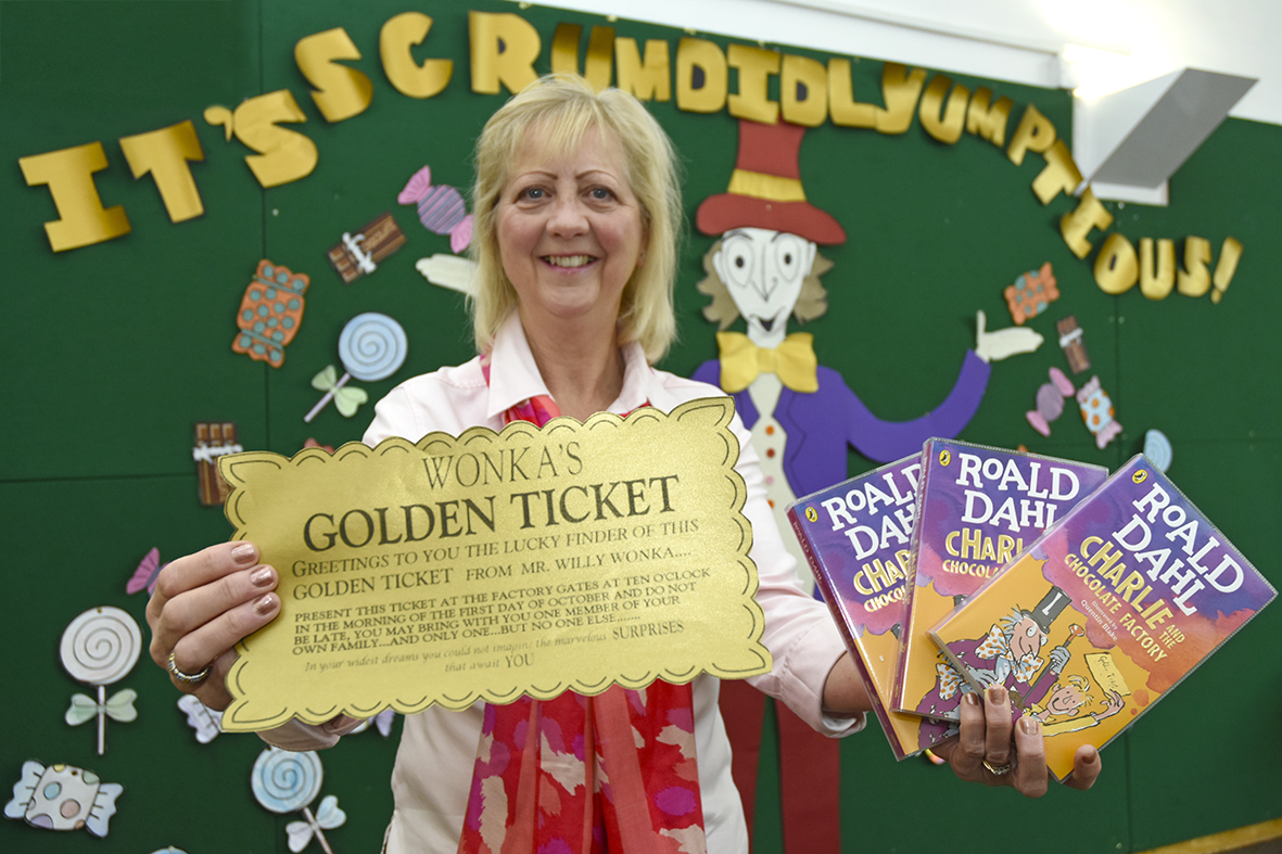 Willy Wonka Chocolate Factory Gates Photo Backdrop